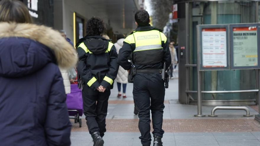 Detienen a un vendedor ambulante en Bilbao por agredir a un policía