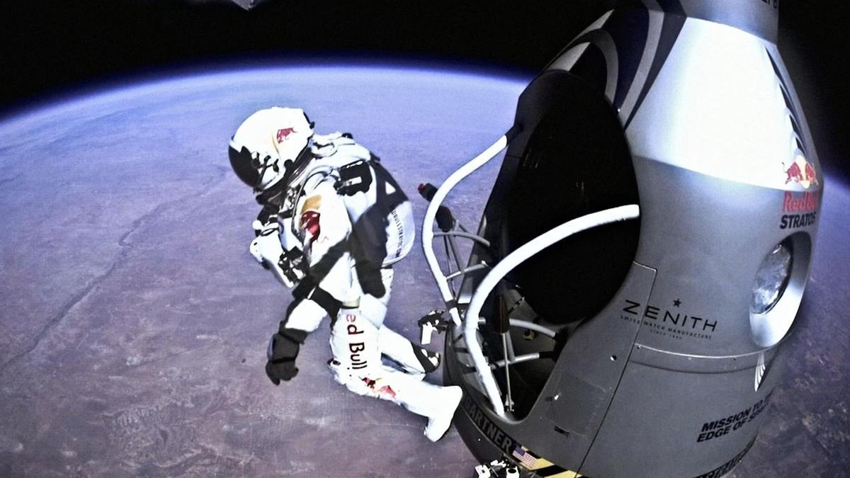 Baumgartner saltó desde la estratosfera a 38.964 metros de altura.