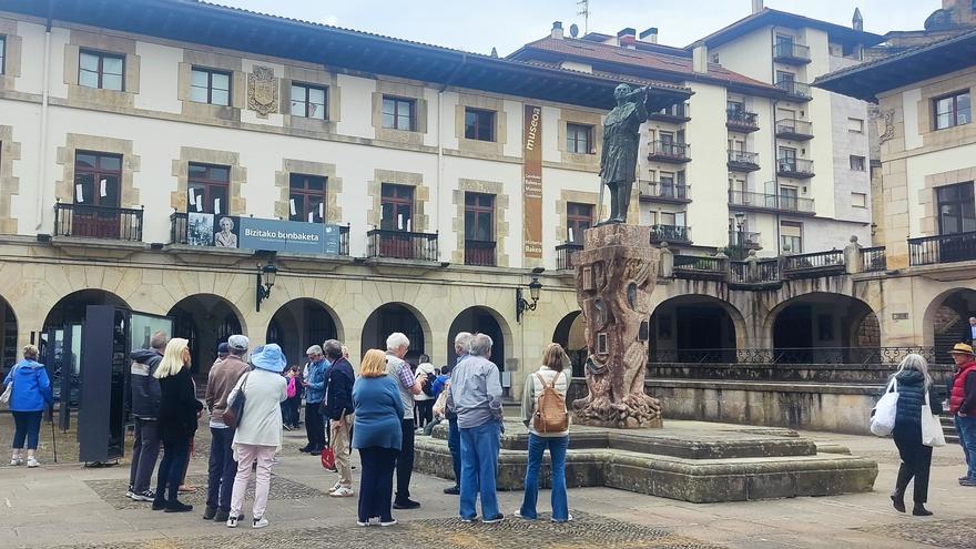 Gernika-Lumo refuerza su turismo con un verano al alza y la apertura del refugio antiaéreo de Astra