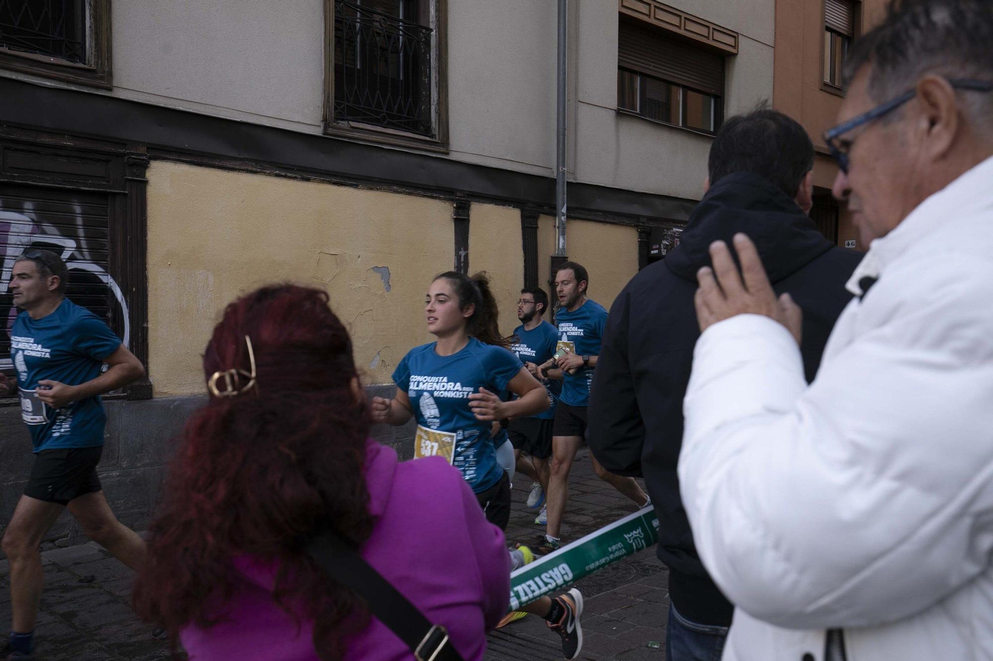 En imágenes: Miles de personas participan en La Conquista de la Almendra