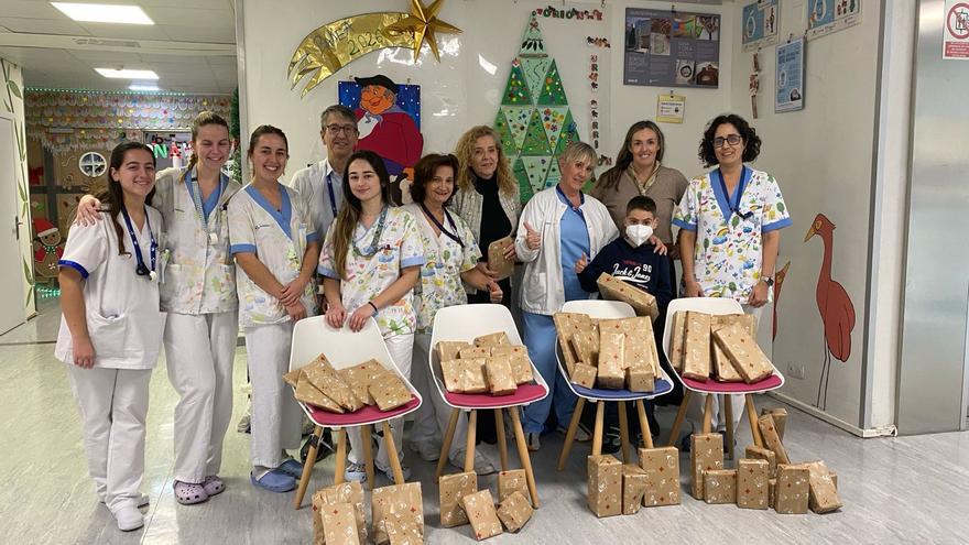 Megapark entrega cien juguetes al hospital de Cruces