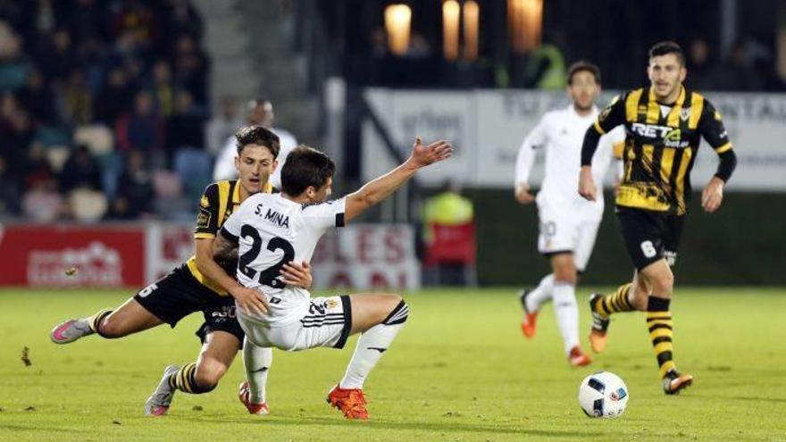 El Valencia se da un respiro remontando a un animoso Barakaldo (1-3)