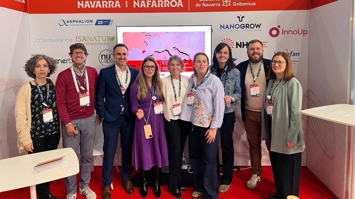Representantes de las empresas y del Plan Internacional de Navarra en el stand agrupado del Gobierno de Navarra en la feria Bio-Europe, en Viena.