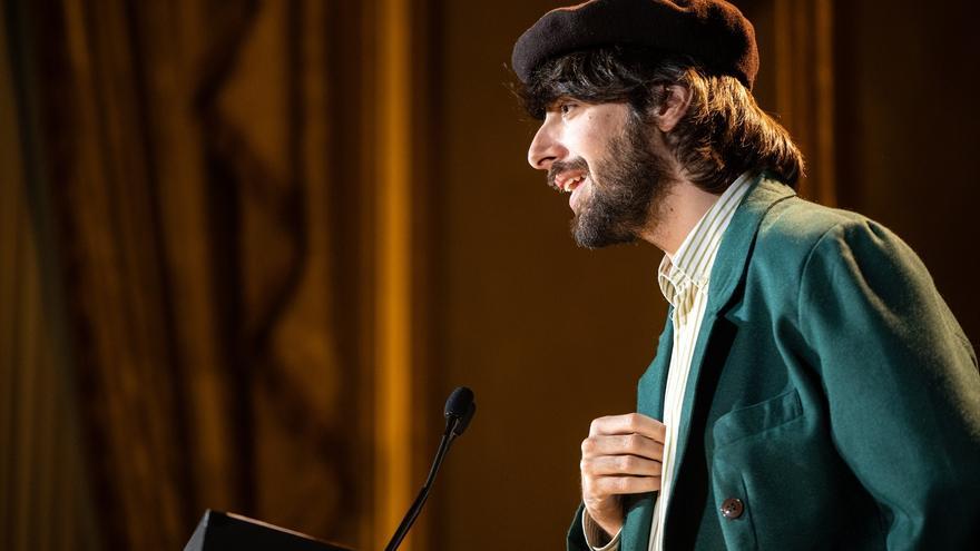 El escritor David Uclés gana el Premio Nadal con 'La ciudad de las luces muertas'