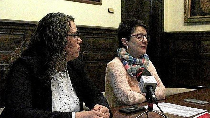Martínez y Fernández, durante la rueda de prensa para anunciar la recogida de alimentos para el Sáhara.