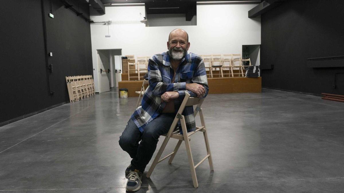 Eduardo Hernando (Pez Limbo) en el local de Tenerías