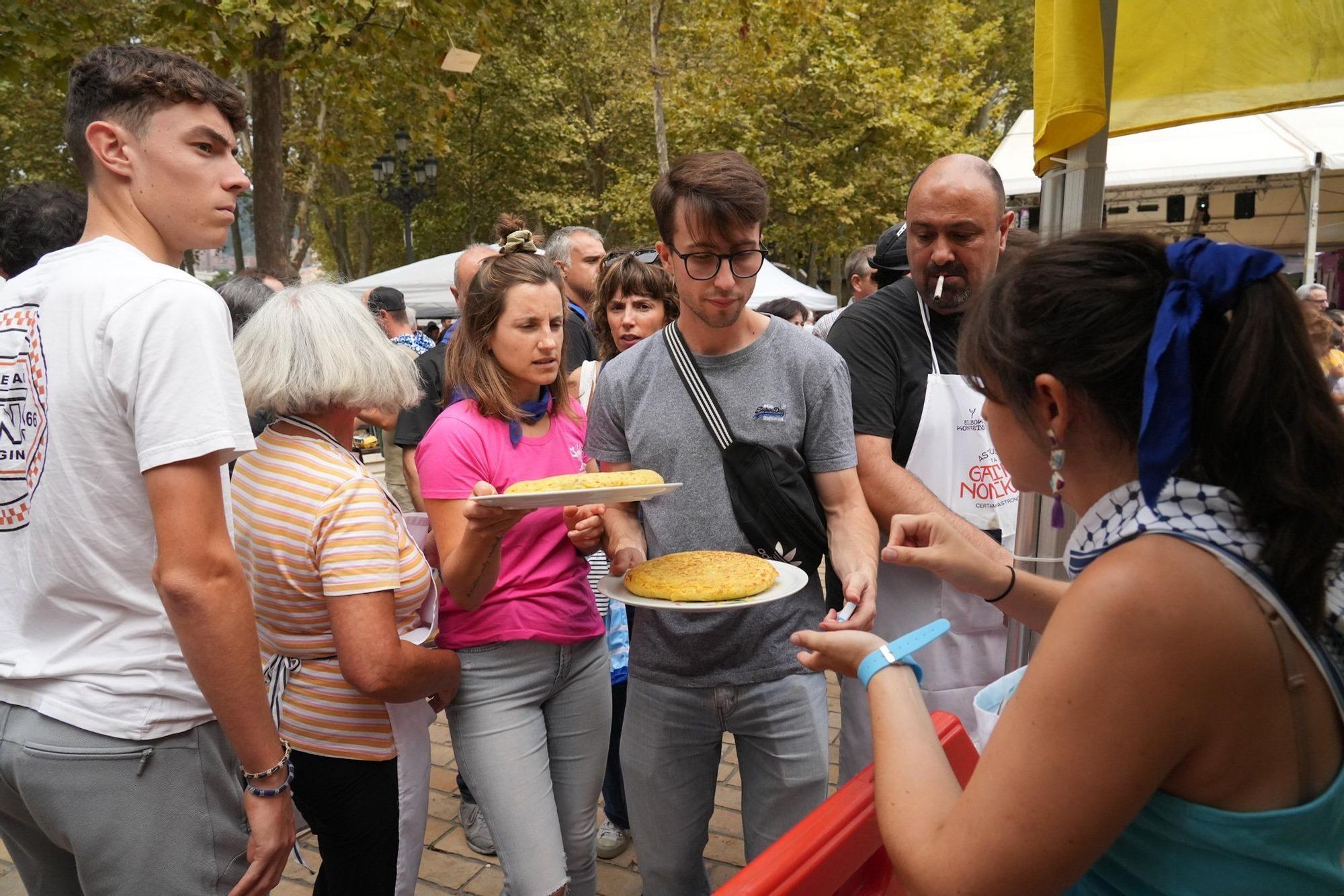 En imágenes: El certamen gastronómico de tortilla de patatas