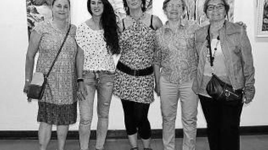 Las alumnas aplicadas de Carlos Alonso