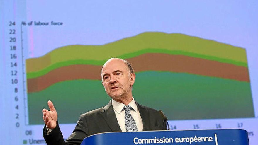Bruselas pide a España nuevos esfuerzos para reducir el déficit
