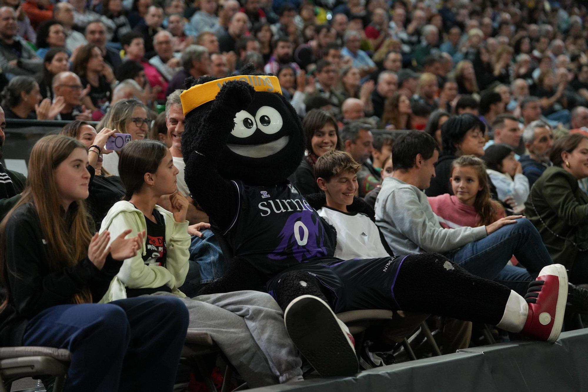 En imágenes: el Surne Bilbao Basket arrolla sin piedad al Zaragoza