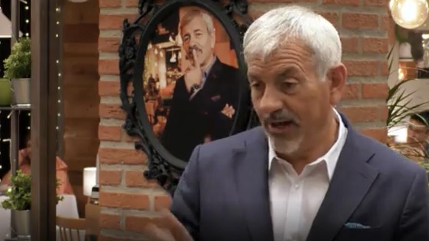 Carlos Sobera se pica con una invitada de ‘First Dates’: &quot;Un día ganaremos La Liga y la Champions&quot;