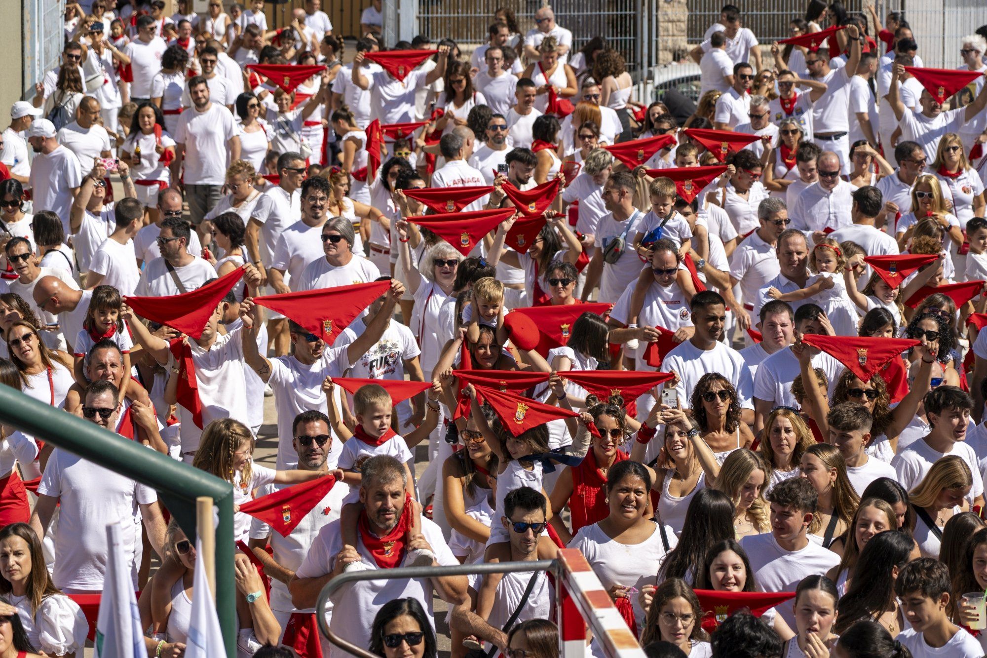Fotos del cohete de fiestas de Milagro 2025