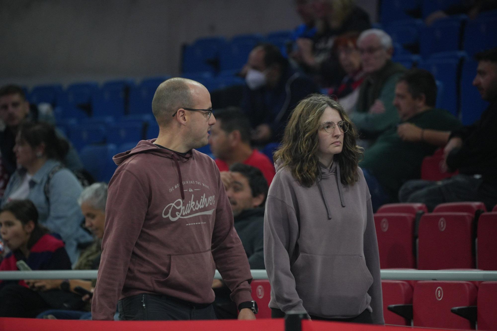 En imágenes: Ambientazo en el Baskonia - Olympiacos (¡Búscate en las fotos!)