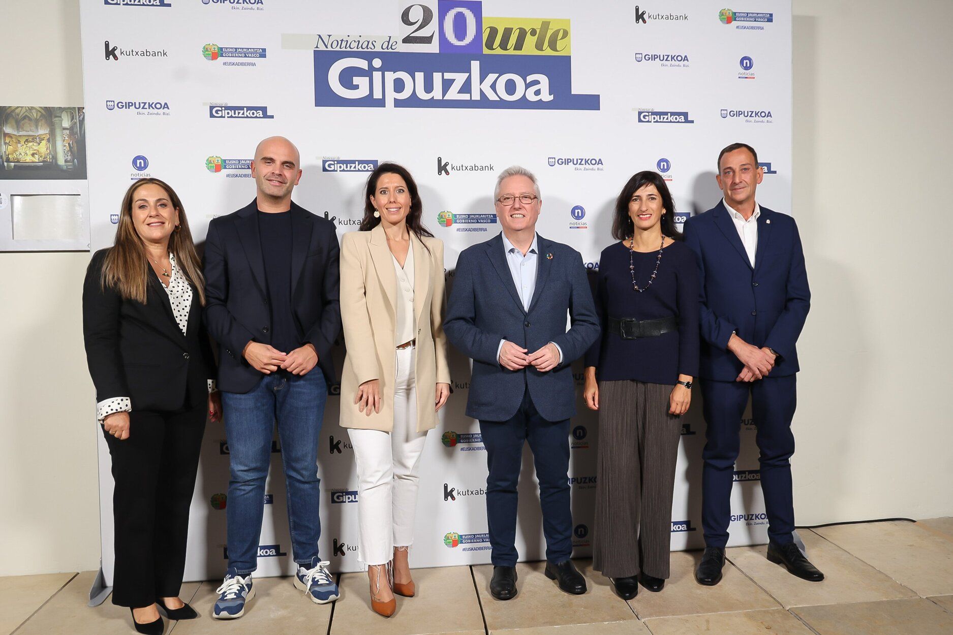 Isabel de Lope con Iñigo García, Azahara Domínguez, José Ignacio Asensio, Noemí López y Carlos García