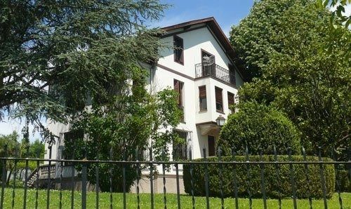 Edificio de la Escuela Municipal de Música en la calle Aldai de Amurrio