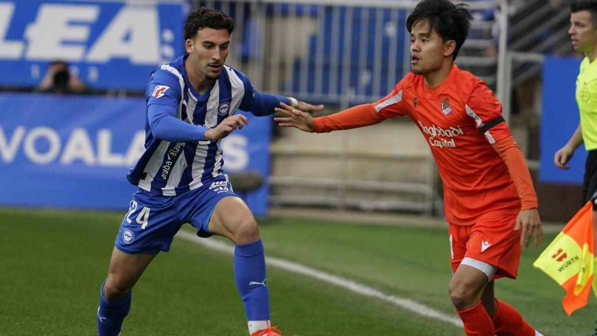 Víctor Parada presiona a Takefusa Kubo en el último duelo liguero.