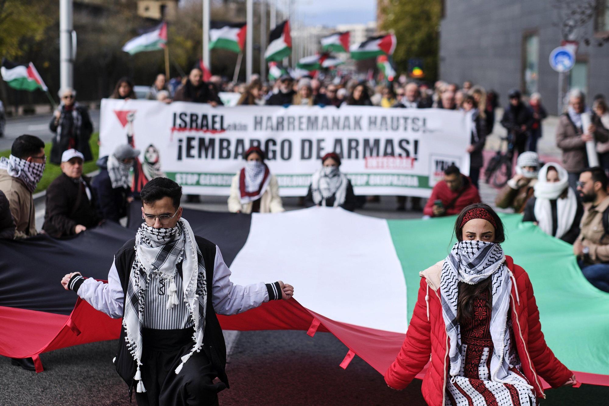 En fotos | Iruña reclama la &quot;ruptura de relaciones con Israel&quot;
