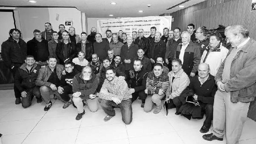 Premiados en la exposición de la asociación de canaricultores