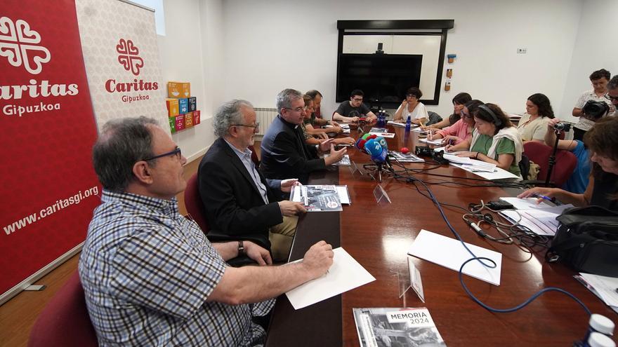 "Avalancha de llamadas" en Cáritas Gipuzkoa: "La regularización ha generado muchas expectativas”