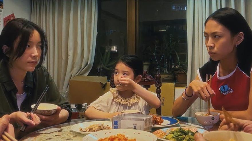 La crítica de La chica zurda: La mano  del diablo