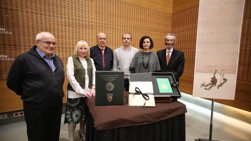 Ricardo Pita, Isabel Pérez, Juan José Martinena, Félix Segura, Concepción Martínez y José Antonio Hermoso de Mendoza, en la presentación del facsímil.