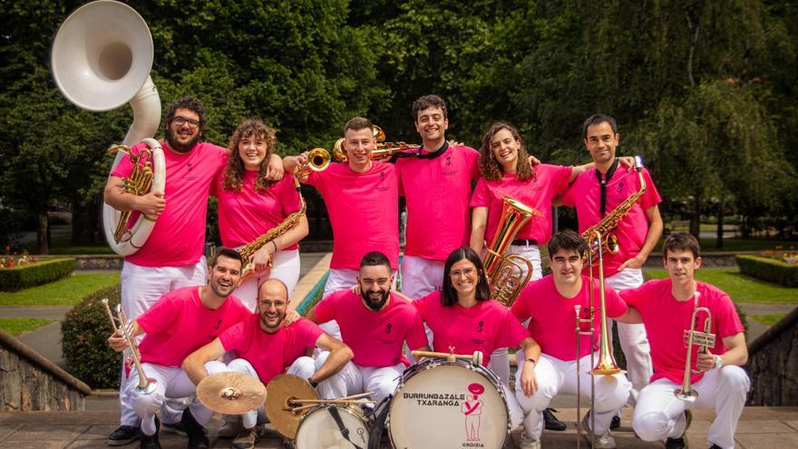 El ‘Burrunbazale Eguna’ vuelve a reunir a músicos de ayer y de hoy en Ordizia