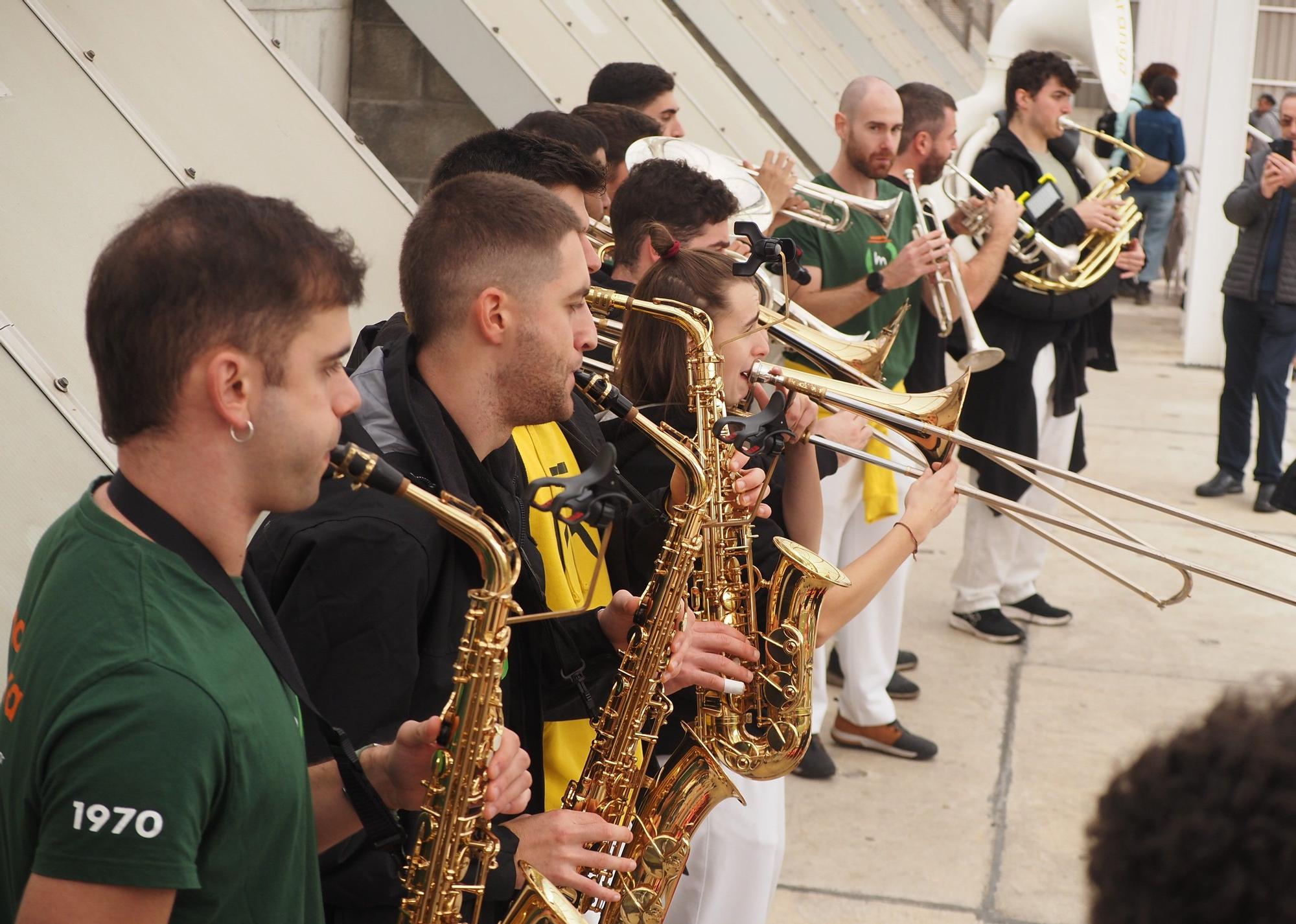 El barro se sumó al espectáculo de ciclocross en Elgoibar