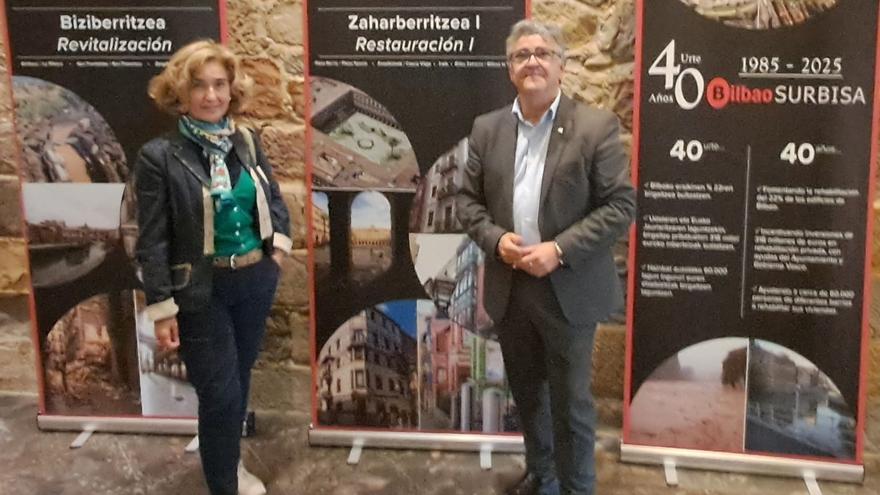 Surbisak erakusketa ibiltari bat antolatu du bere 40. urteurrena ospatzeko