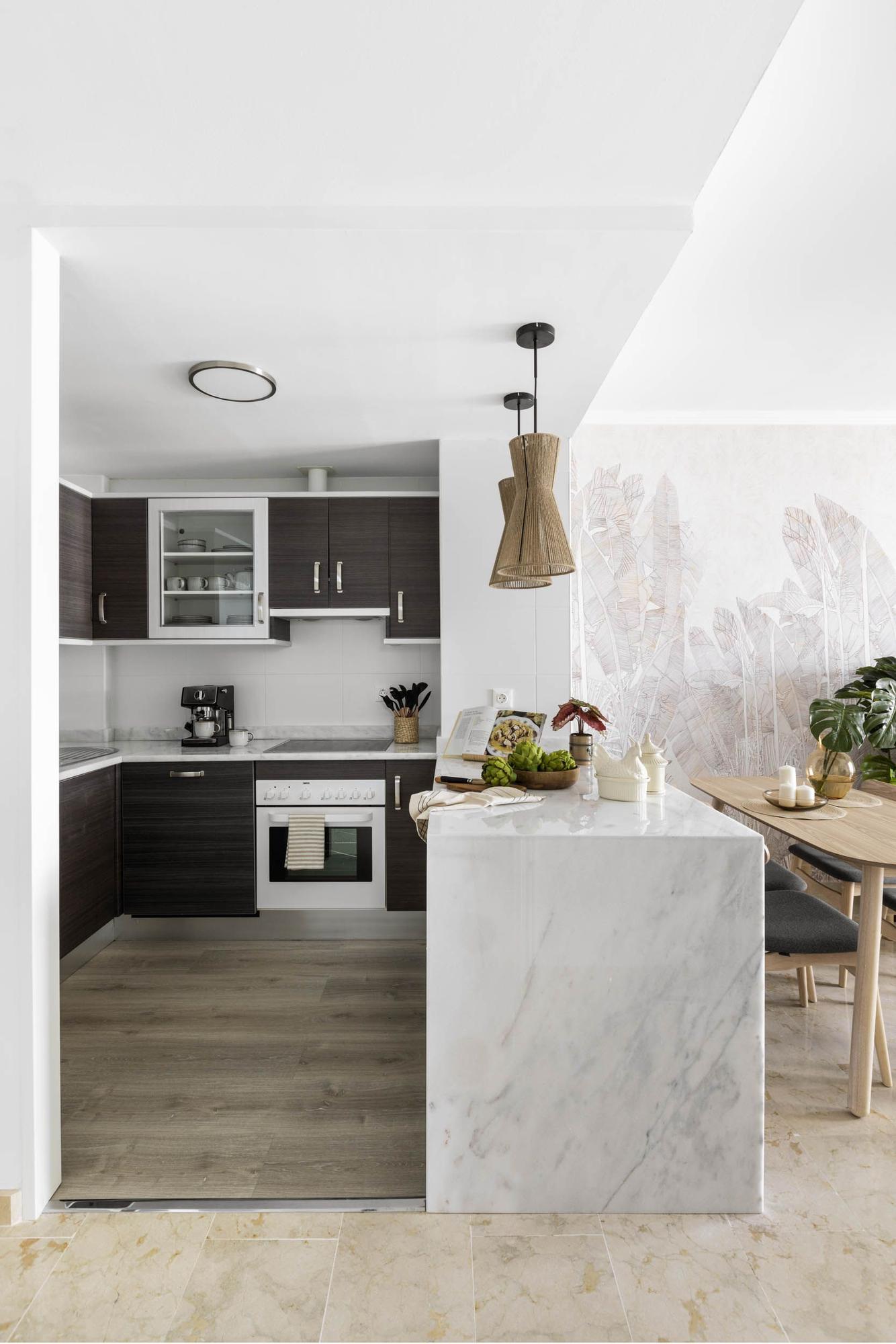 En imágenes: Cómo reformar un apartamento de tan solo 50 m2 para que sea funcional y atractivo