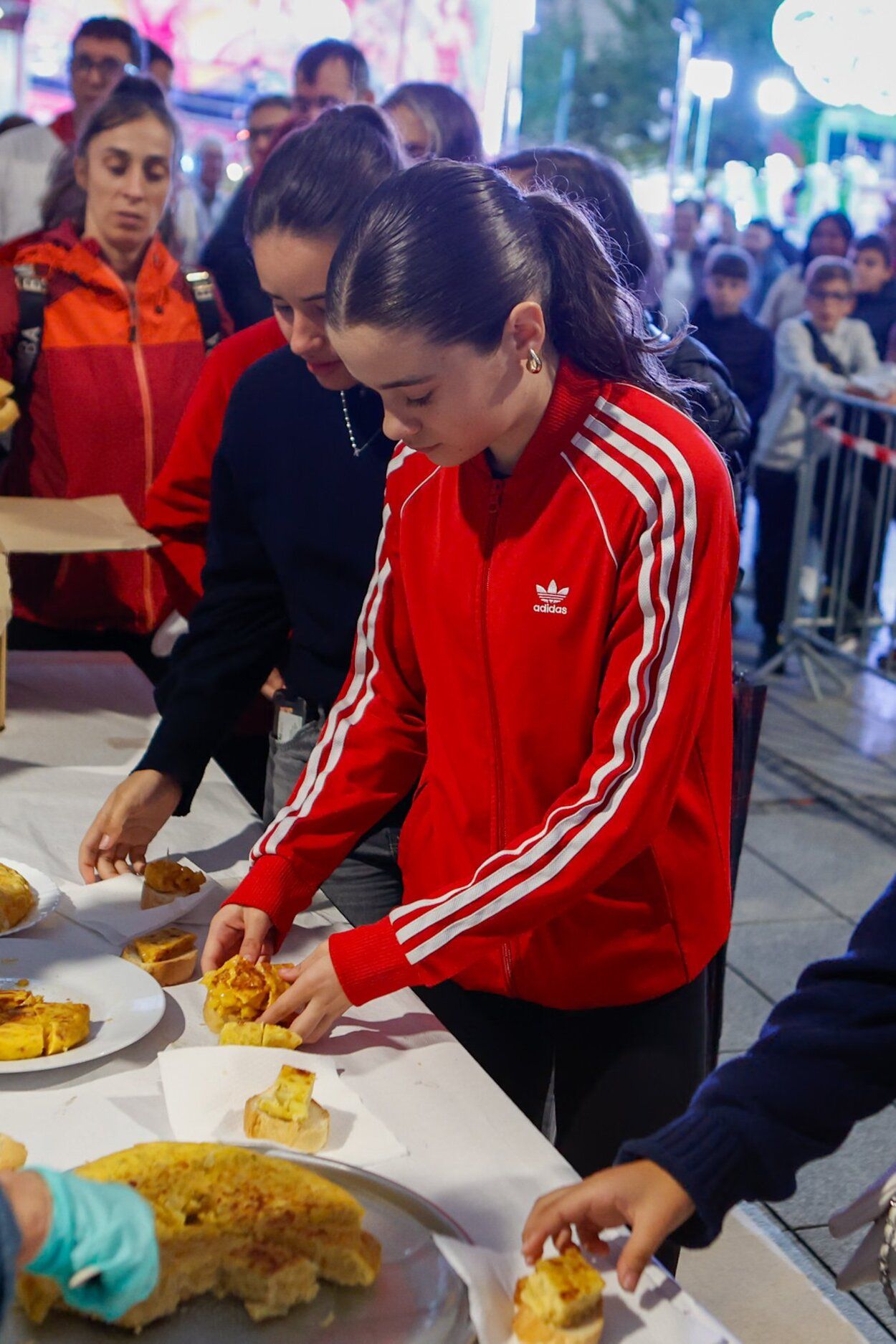 Fotos del concurso de tortilla de patata en Villava-Atarrabia