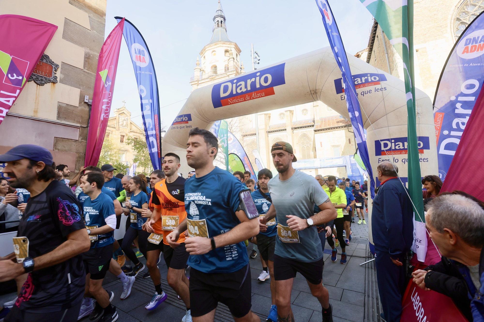En imágenes: Miles de personas participan en La Conquista de la Almendra