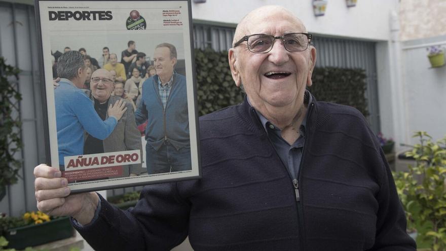 Xabier Añua abandona el hospital &quot;abrumado por el cariño&quot; y con un recado para &quot;los de arriba&quot;