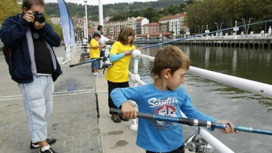 La Escuela de Pesca regresa hoy a la ría