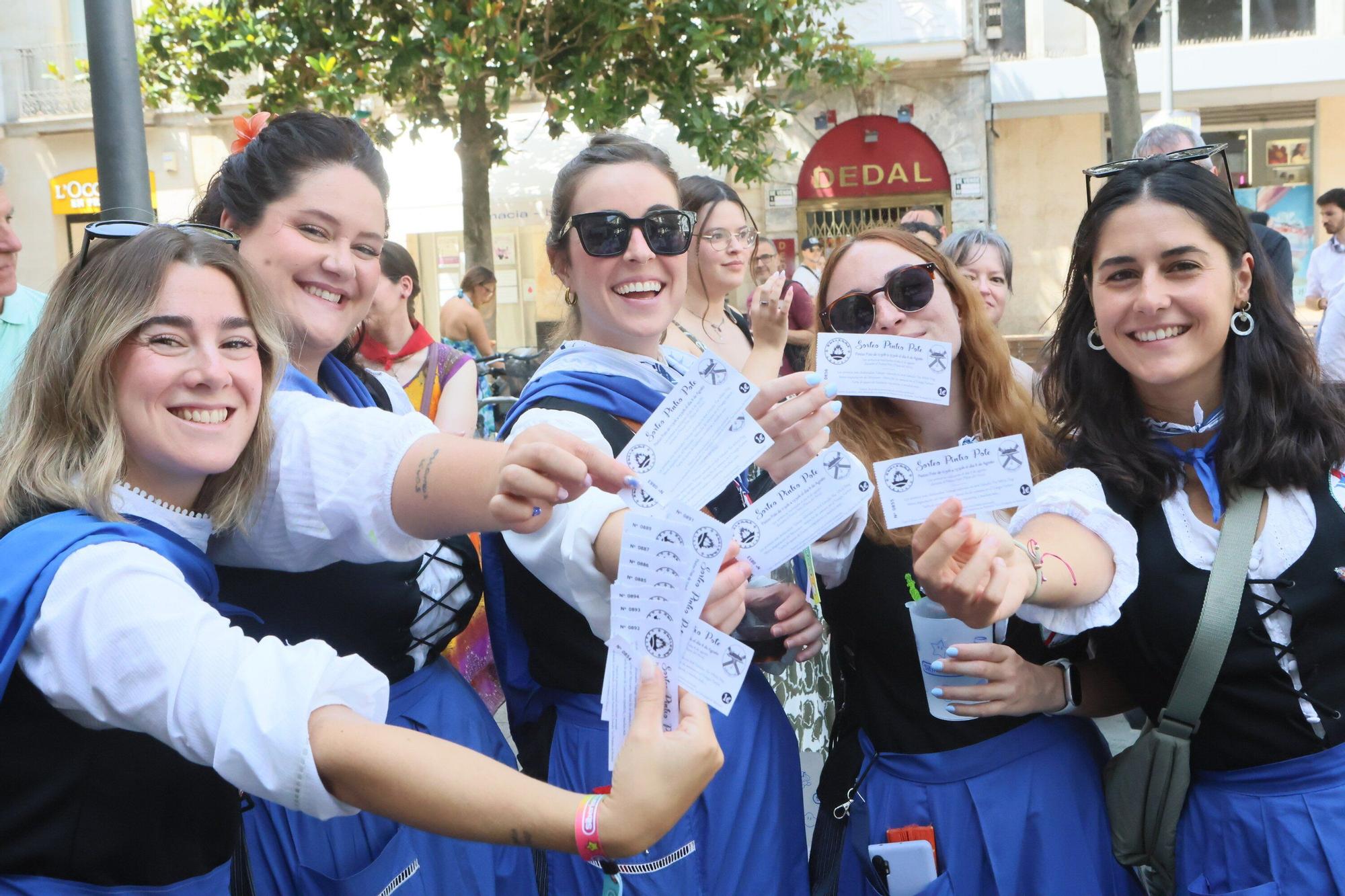 En imágenes: el vermut festivo triunfa en La Blanca