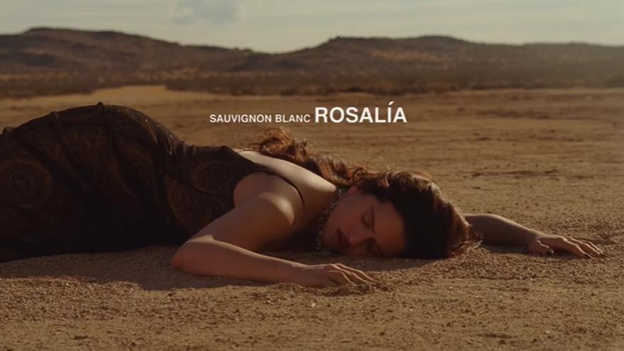 Rosalía convierte el desierto en escenario de ‘Sauvignon Blanc’, tercer adelanto de Lux