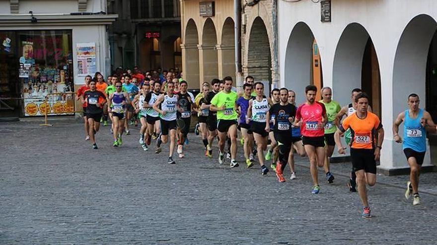 Los participantes, a los pocos metros del inicio de la prueba. Fotos: R. Usúa