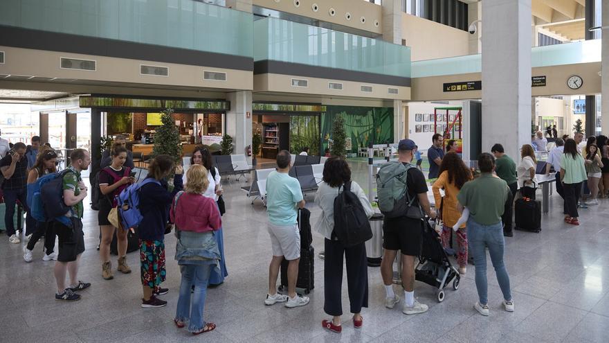 El aeropuerto de Noáin, una puerta al mundo y al Mediterráneo