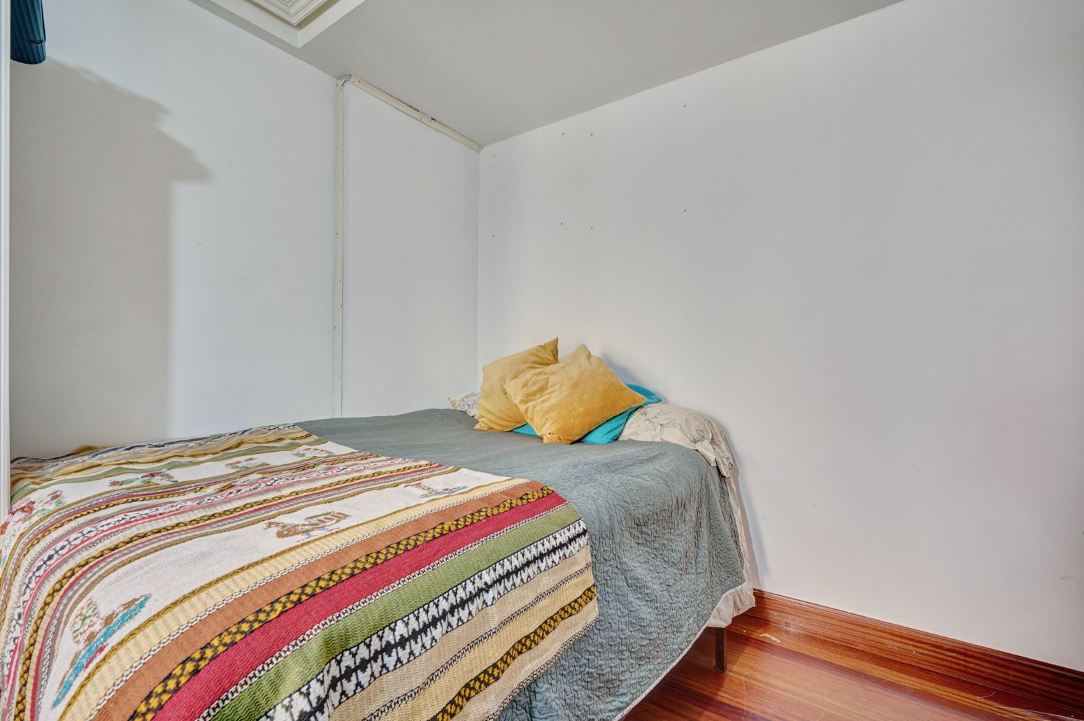 Un ático tríplex con alma en plena calle San Nicolás: vivir el Casco Viejo desde dentro