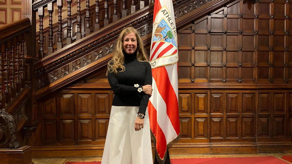Johana Ruiz-Olabuenaga posa en Ibaigane tras su nombramiento Johana Ruiz-Olabuenaga posa en Ibaigane tras su nombramiento