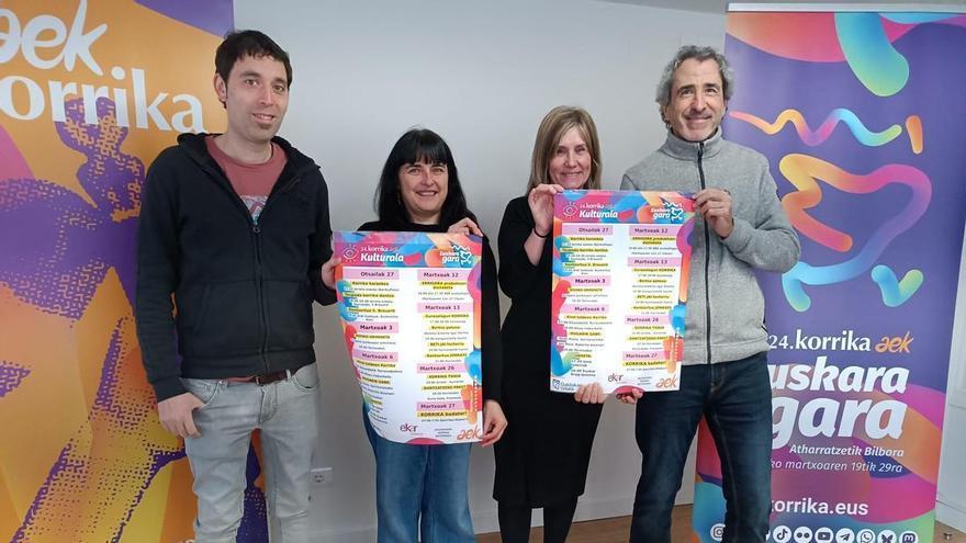 El Ayuntamiento de Galdakao cede su testigo de Korrika a dos vecinos