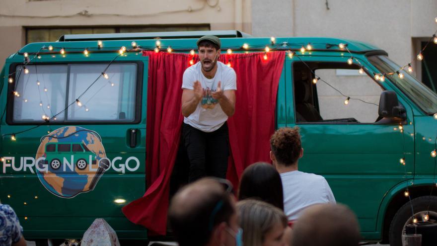 “Actuar en la calle es muy especial y diferente, no sabes qué tipo de público vendrá e improvisas más”