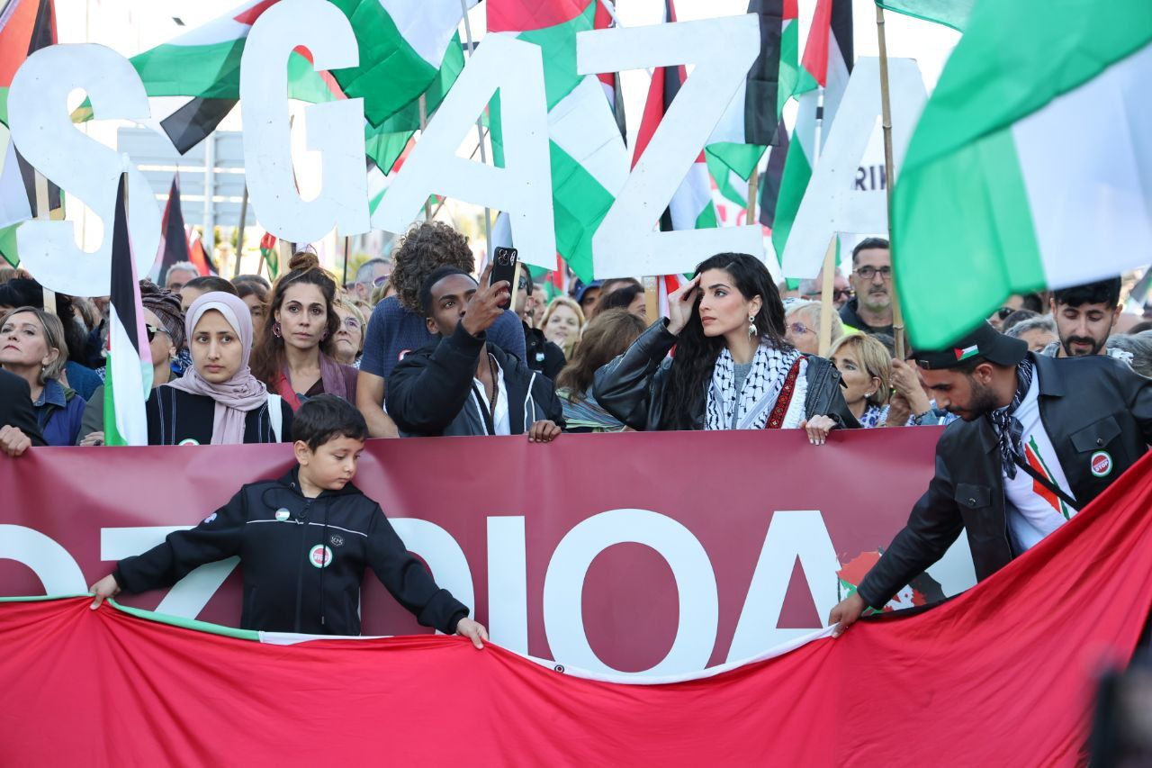 La solidaridad con Palestina llena las calles de Donostia