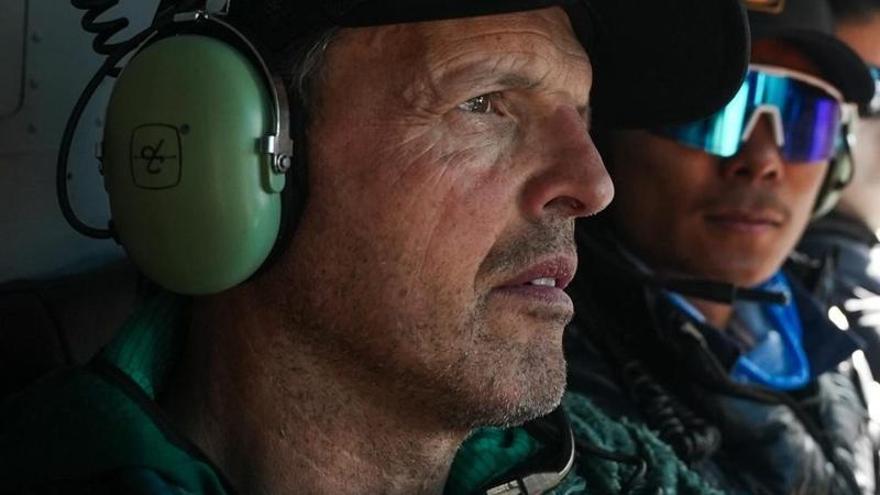 Simone Moro es operado de emergencia en Katmandú