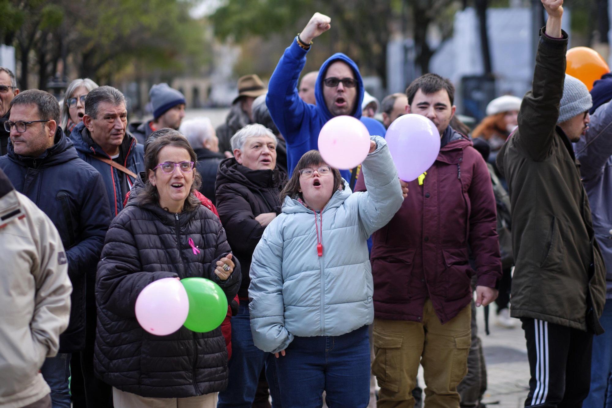 Imágenes de la protesta de Tasubinsa para la inclusión de transporte subvencionado