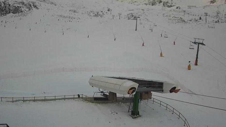 Rescatados dos senderistas tras ser arrastrados por un alud en La Rioja