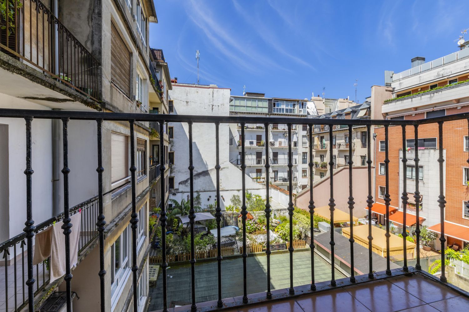 Vivir en el corazón de San Sebastián: espacio, luz y carácter en el Gros más exclusivo