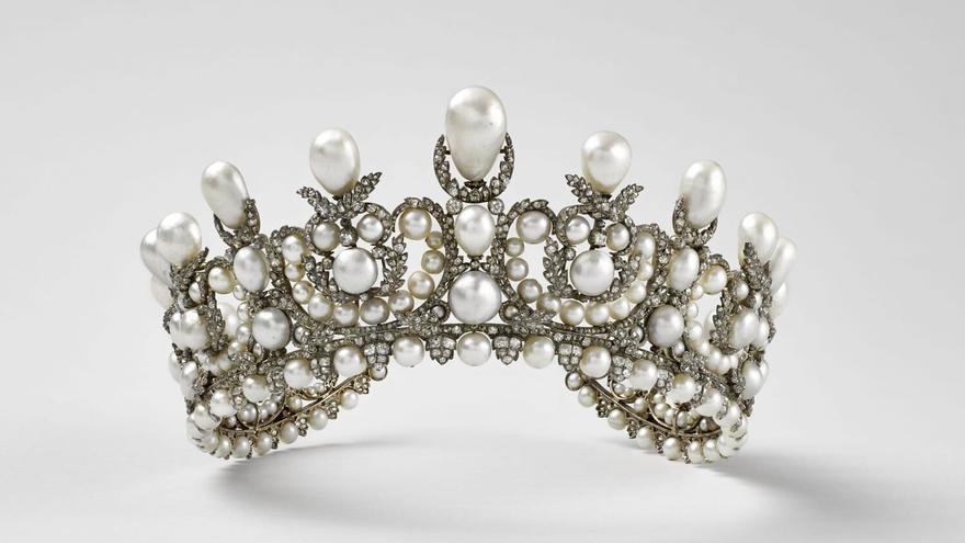Estas son las ocho joyas del Tesoro de Francia robadas del Louvre