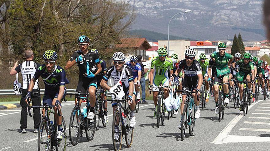 Dowsett, lider en La Sarthe