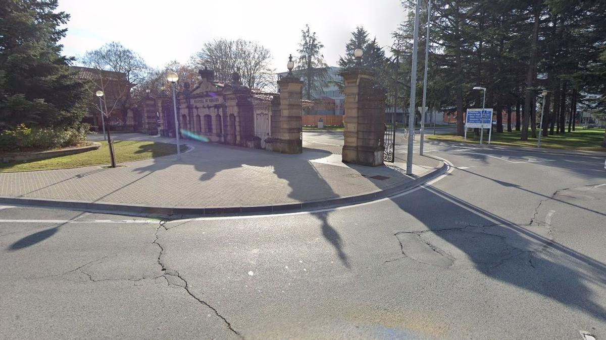 Acceso al Hospital Universitario de Navarra, que oferta 82 plazas de formación para la convocatoria 2025 /2026.