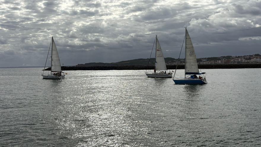 El 'Camino a Vela 2026' atraca en Bermeo en su estreno por aguas de Euskadi